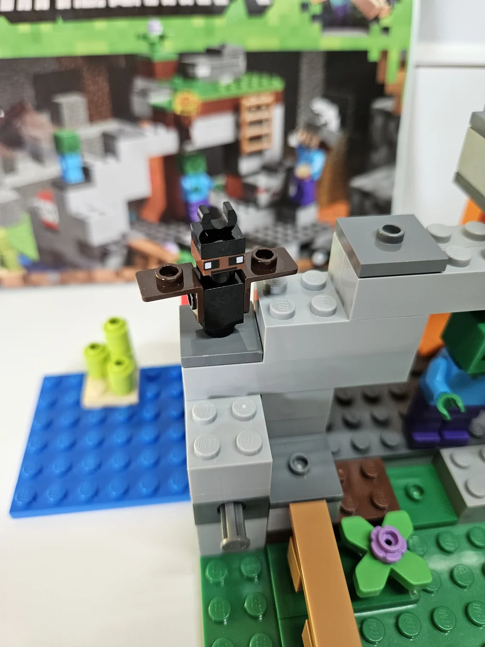 LEGO Minecraft The Zombie Cave 21141 100% Complete Set with Manual Minifigures
